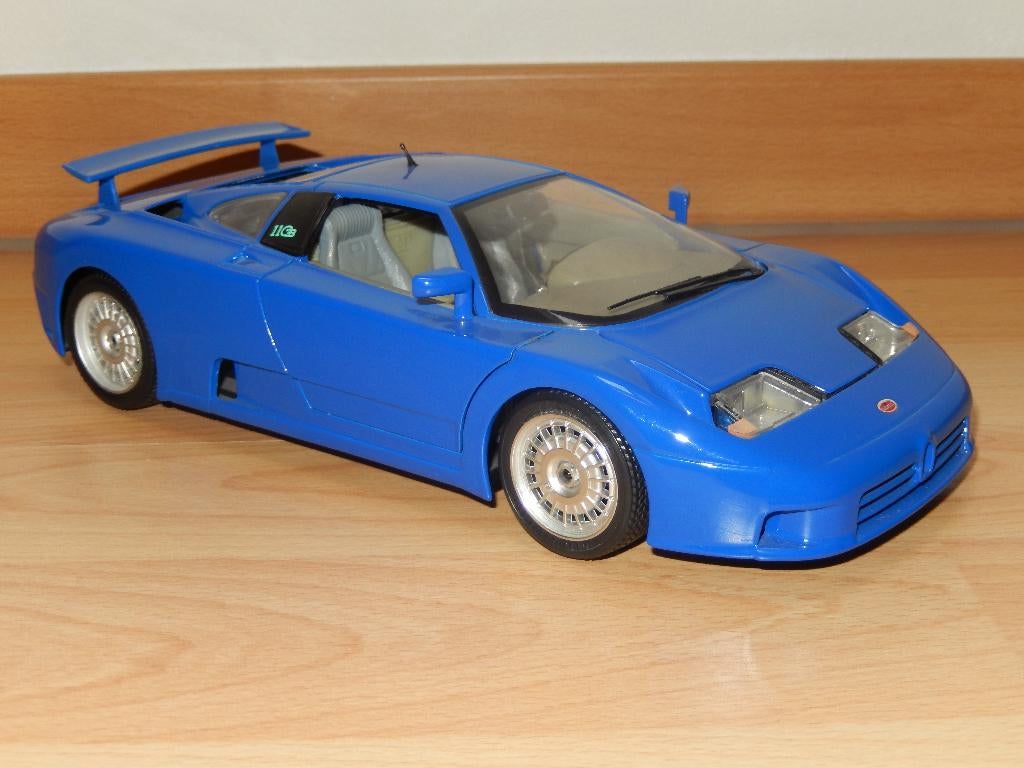 Bburago 1/18 – Bugatti EB 110 Jaune (1991) Voiture Miniature De Collection