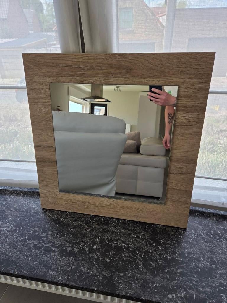 3 spiegelkaders, Ophalen