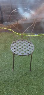 Smeedijzeren stoelen, Ophalen