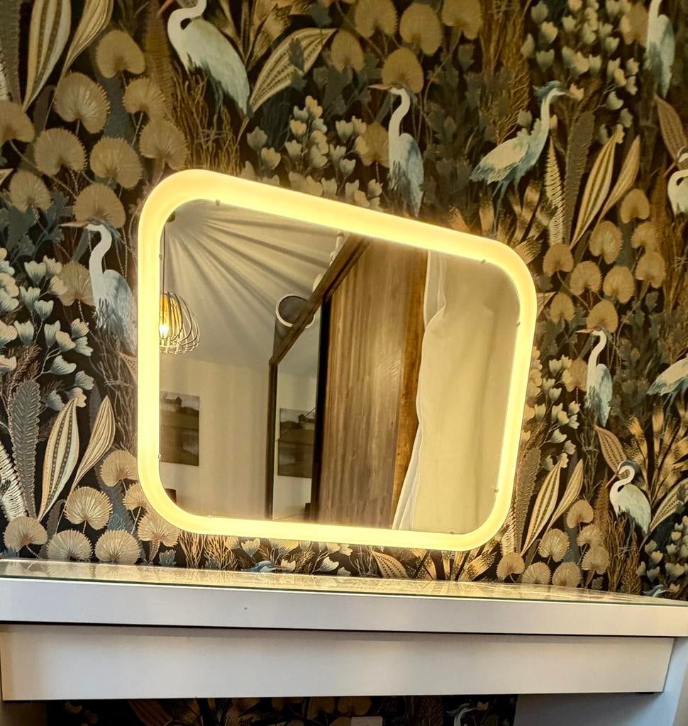 Spiegel met ledverlichting, Ophalen