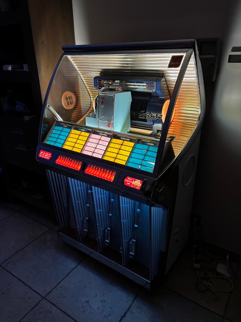 Prachtige jukebox Seeburg HF100R in heel goede staat, Collections, Machines | Jukebox, Enlèvement, Comme neuf, Seeburg