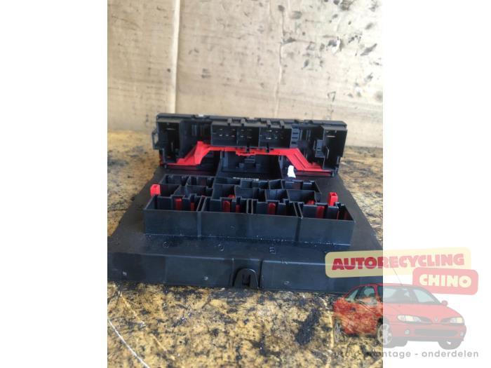 Zekeringkast van een Volkswagen Touran, Gebruikt, -, Volkswagen, -