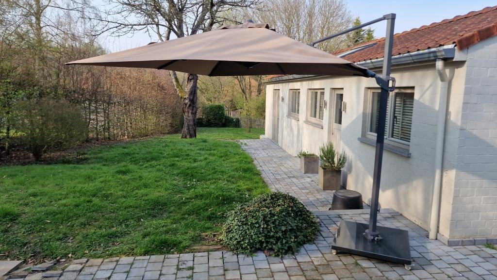 Parasol de qualité alu 3m x 3m couleur taupe, Jardin & Terrasse, Enlèvement