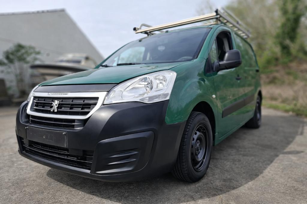Peugeot Partner 1.6 HDi*met trekhaak en dakrails*heel zuinig, Auto's, Bestelwagens en Lichte vracht, Bedrijf, Airconditioning