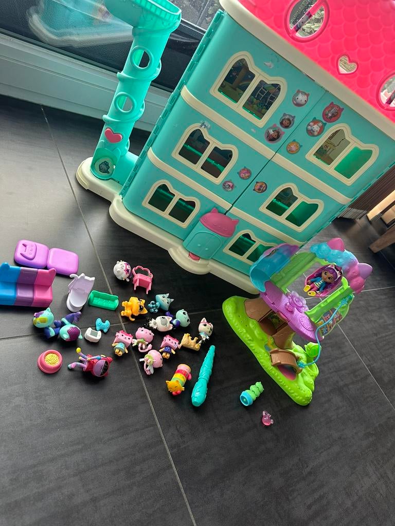 La maison de poupée de Gabby + set de jeu + figurines, Enlèvement ou Envoi, Comme neuf