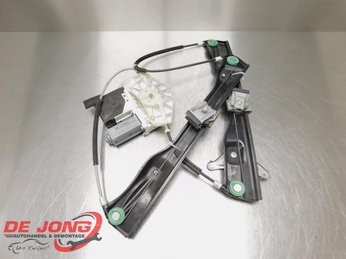 Mécanique vitre 4portes avant droite d'un Volkswagen Passat, Volkswagen, -, 3 mois de garantie, Utilisé