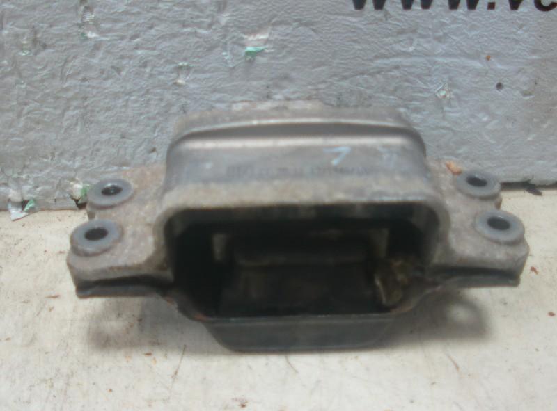 BOITE DE VITESSES SUPPORT GAUCHE Volkswagen (IK0-199-555), Nijverheidstraat 1a 1a
5405 AJ  UDEN, NL, Utilisé, Dhr. R. Verberk