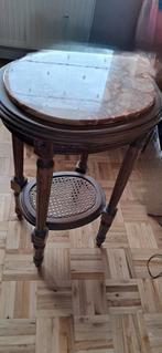 Ovaal tafeltje in notelaar Regency stijl., Ophalen