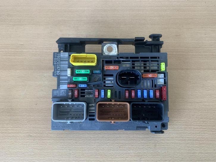 BSM zekeringkast peugeot partner citroen berlingo 9807028780, Autos : Pièces & Accessoires, Électronique & Câbles, Citroën, Peugeot