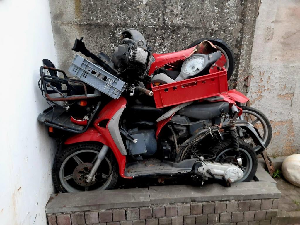 Alle onderdelen piaggio liberty alles op de fotos, Vélos & Vélomoteurs, Pièces de cyclomoteur | Scooters, Enlèvement ou Envoi