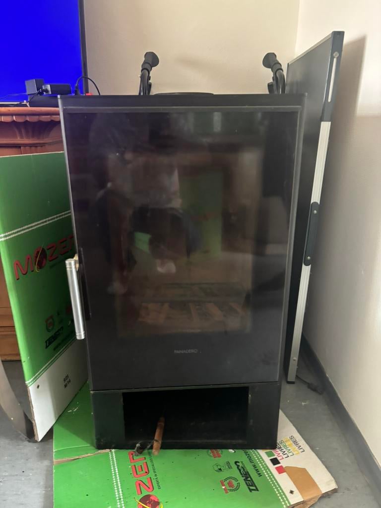 Poêle a bois, Huis en Inrichting, Ophalen, Zo goed als nieuw, Hout, Houtkachel
