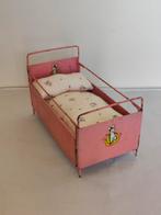 Antiek poppenbedje in blik kan in kast, Ophalen of Verzenden