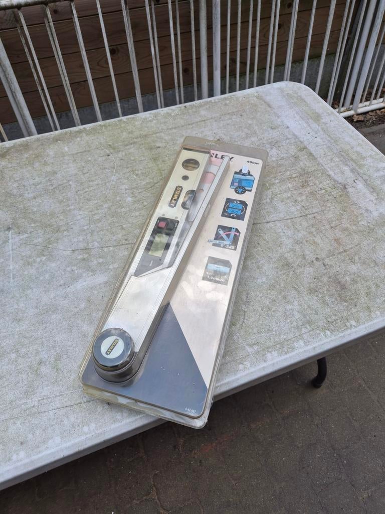 Crochet numérique Stanley, Enlèvement