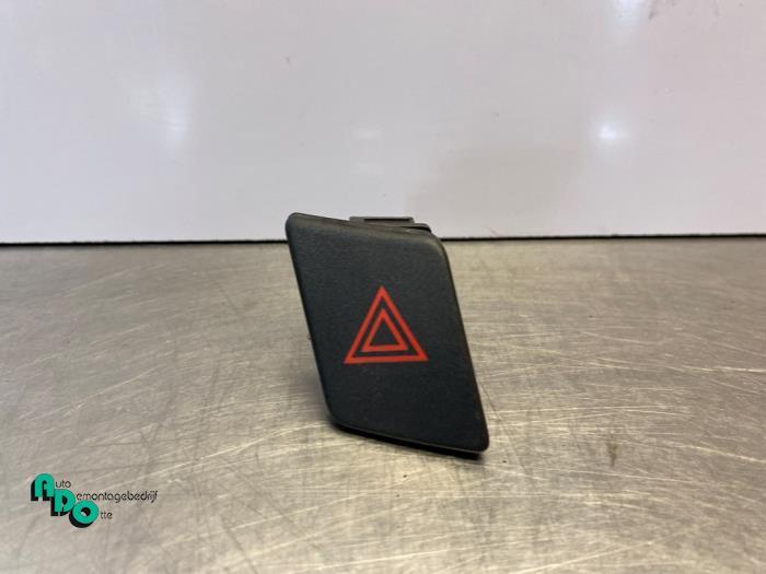 Commutateur éclairage d'urgence d'un Toyota Yaris (Yaris 2, Autos : Pièces & Accessoires, -, 3 mois de garantie, Toyota, Utilisé