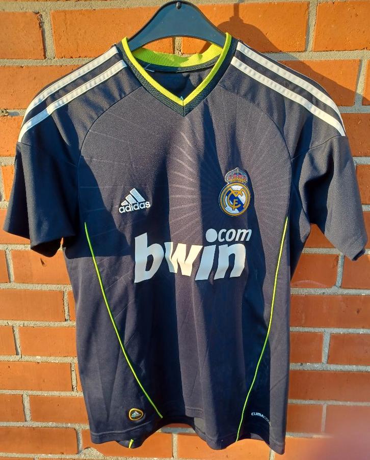 Maillot du Real Madrid 2010-2011, Sports & Fitness, Football, Comme neuf, Maillot, Taille XS ou plus petite, Enlèvement ou Envoi