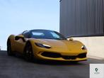 Ferrari 296 GTS | Giallo Modena | Full PPF | 2024, Auto's, Achterwielaandrijving, Overige kleuren, Cabriolet, Alcantara
