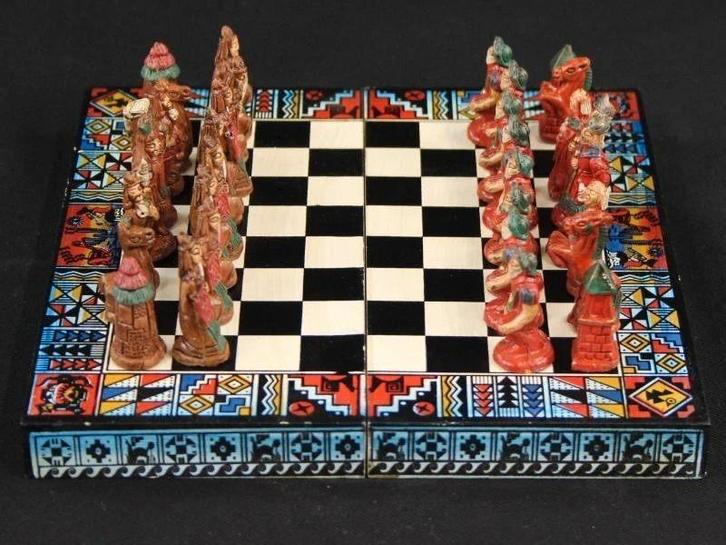 Schaakspel - Inca vs Conquistador - handmade, Hobby en Vrije tijd, Gezelschapsspellen | Bordspellen, Zo goed als nieuw, Verzenden