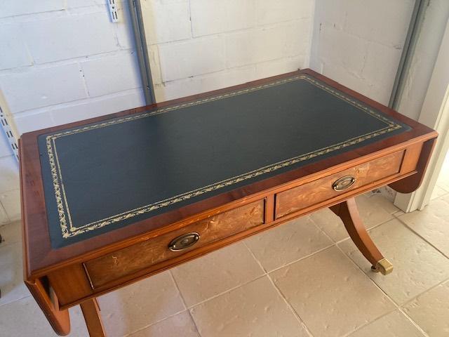 Table basse vintage élégante (marque Heldense Exclusive), Antiquités & Art, Antiquités | Meubles | Tables, Enlèvement