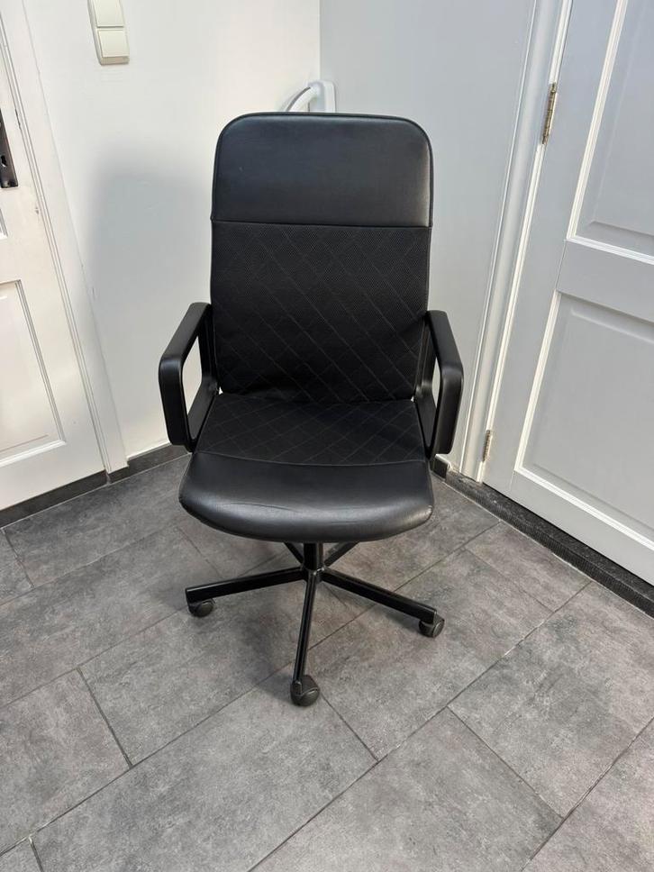 Zwarte bureaustoel – zo goed als nieuw, Huis en Inrichting, Bureaustoelen, Zo goed als nieuw, Bureaustoel, Ophalen