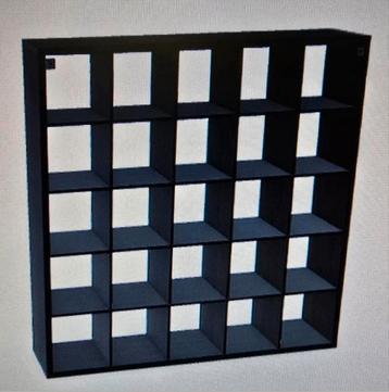 Étagère 25 casiers Ikea avec 2 bureaux. beschikbaar voor biedingen