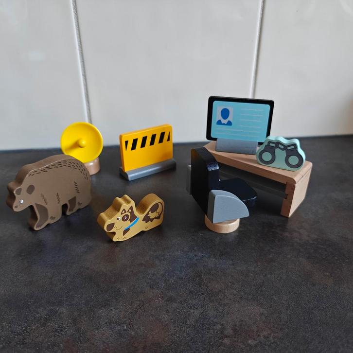 Jouets en bois atoxiques Stokke Police, Collections, Maisons de poupées & Accessoires, Comme neuf, Enlèvement