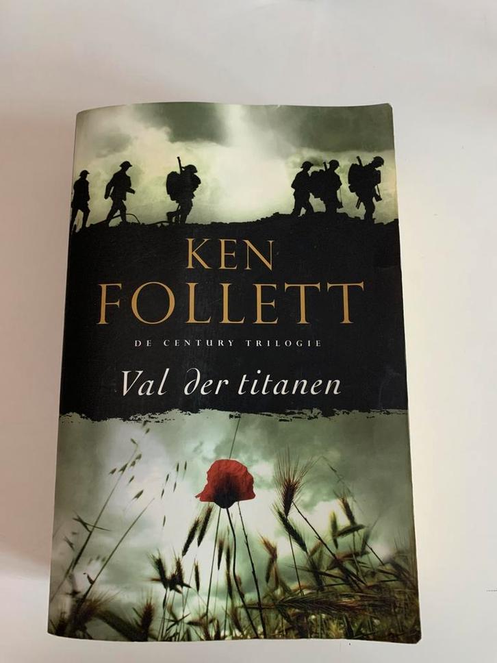 Ken Follett - Val der titanen, Boeken, Literatuur, Zo goed als nieuw, Ophalen of Verzenden