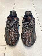 Yeezy 350 MX rock, Bruin, Ophalen of Verzenden, Zo goed als nieuw, Sneakers