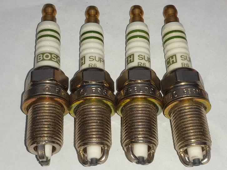 12x BOSCH Super 4 FR56 Bougies (Porsche VW Lexus Ford Audi), Auto-onderdelen, Motor en Toebehoren, Alfa Romeo, Audi, Citroën, Fiat