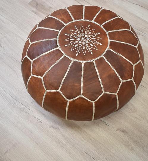 pouf en cuir fait main - cognac - fermement rempli, Maison & Meubles, Canapés | Repose-pieds & Poufs, Comme neuf, 50 à 75 cm, 50 à 75 cm