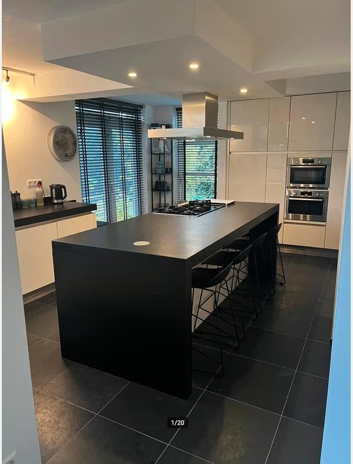 cuisine complete SieMatic, Maison & Meubles, Cuisine | Cuisines complètes, Utilisé, Cuisine à paroi simple, Blanc, Granit ou Pierre