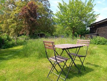 Tuintafeltje met 2 stoelen in hardhout beschikbaar voor biedingen