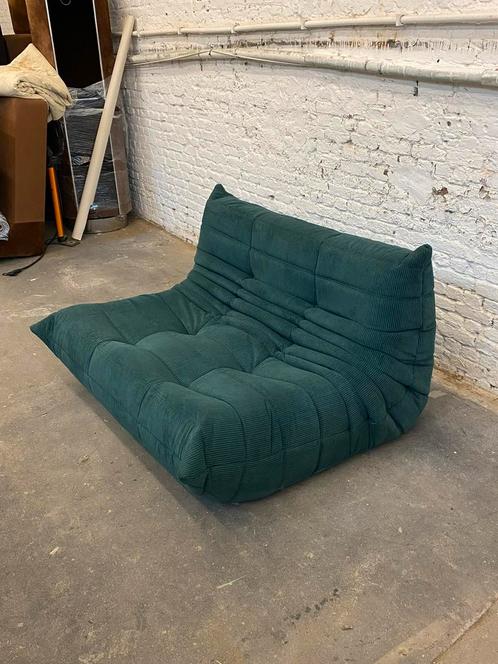 Originele Togo 2zit | Ligne Roset in blauwe ribfluweel, Huis en Inrichting, Zetels | Zetels, Zo goed als nieuw, Ophalen of Verzenden
