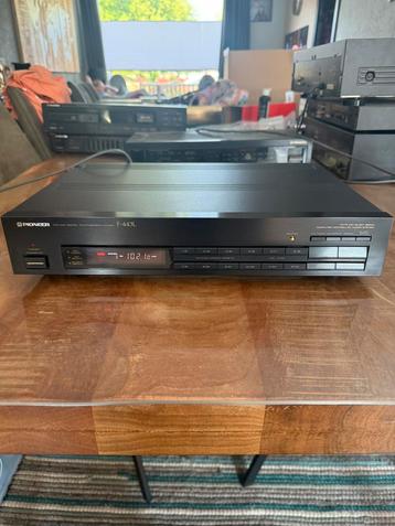 Pioneer vintage tuner zwart F-443L beschikbaar voor biedingen