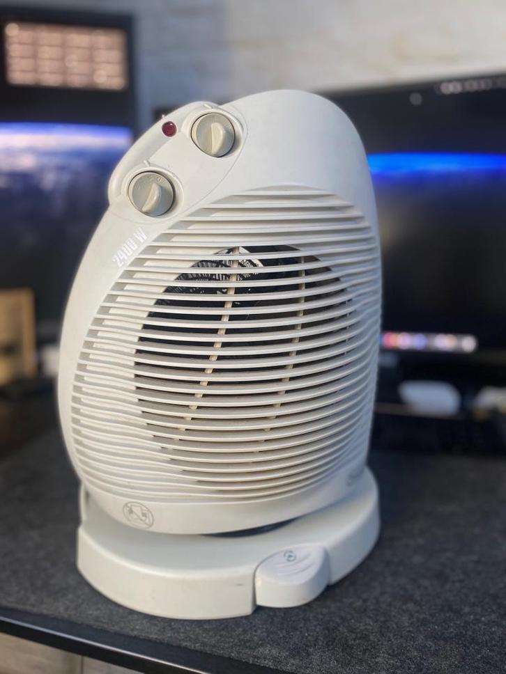 Gezellig warm met deze DeLonghi 2000 Watt elektrische kachel, Doe-het-zelf en Bouw, Verwarming en Radiatoren, Zo goed als nieuw