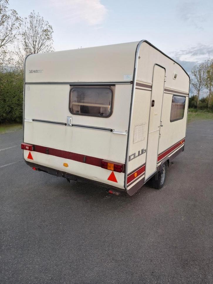 Caravan Burstner, Caravans en Kamperen, Caravans, Particulier, tot en met 2, 750 - 1000 kg, Rondzit, Bürstner, Omvormbare zithoek