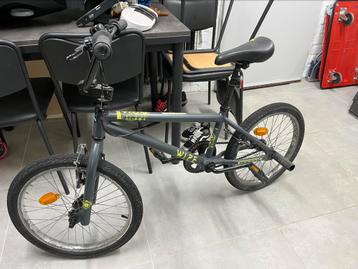 Vélo bmx beschikbaar voor biedingen