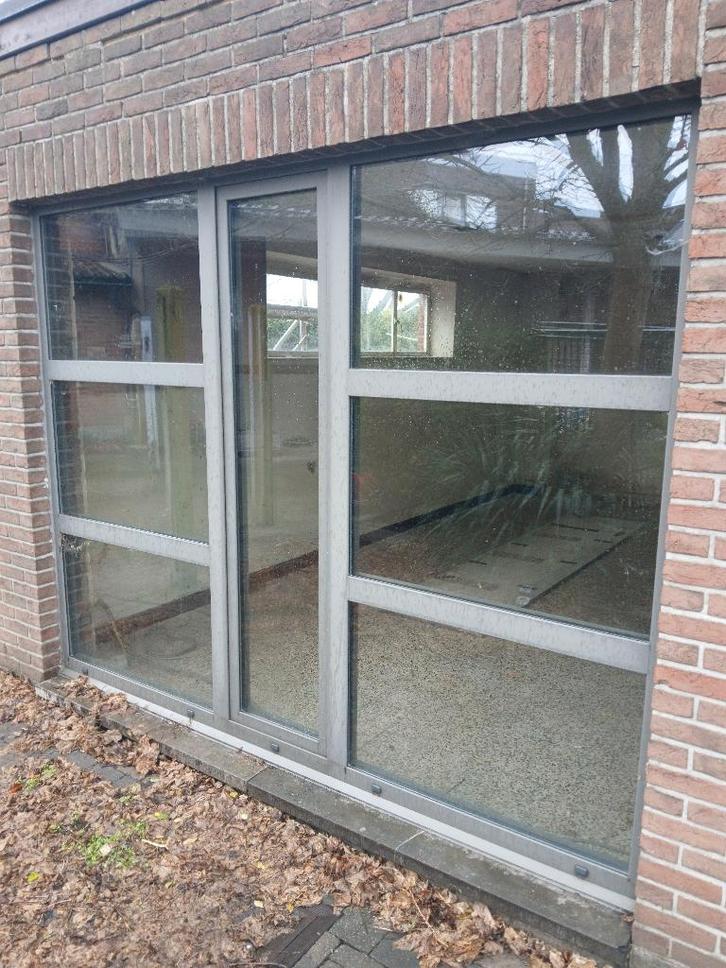 Ramen, Doe-het-zelf en Bouw, Raamkozijnen en Schuifdeuren, Zo goed als nieuw, Raamkozijn, Aluminium, Inclusief glas, Ophalen