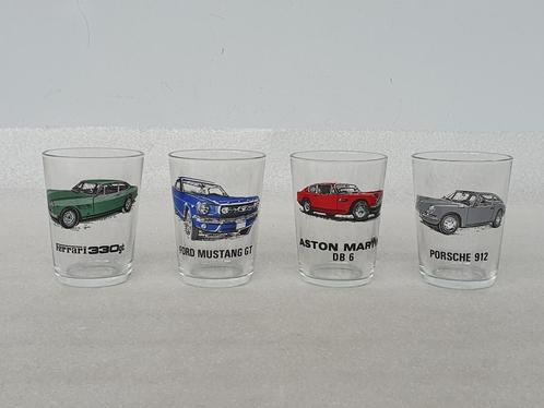 4 verzamelglazen iconische vintage voertuigen, Verzamelen, Glas en Drinkglazen, Gebruikt, Borrel- of Shotglas, Ophalen of Verzenden