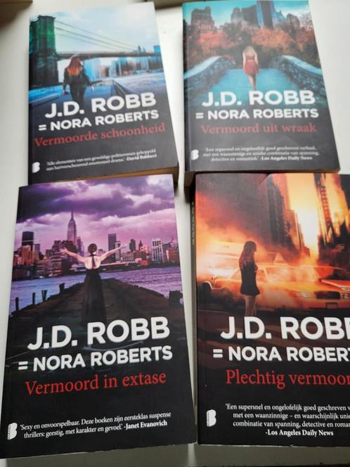 boekenpakket J.D.Robb, Boeken, Thrillers, Zo goed als nieuw, Ophalen of Verzenden