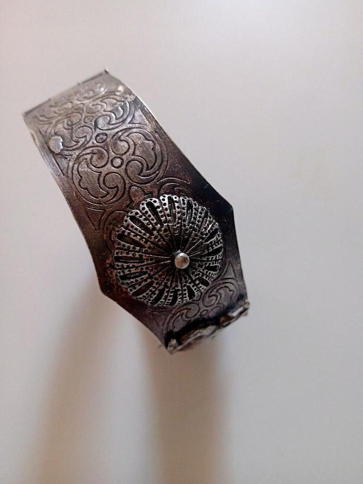 Schitterende oosterse stijve armband van verzilverd metaal 1, Handtassen en Accessoires, Armbanden, Zilver, Zilver, Ophalen of Verzenden