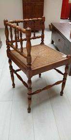 Chaise d'angle antique, Enlèvement