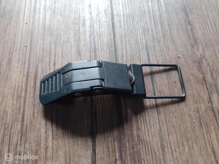 Tankbevestiging tankclip tanksluiting clip 888 851 SP4 SP5, Motoren, Onderdelen | Ducati, Gebruikt, Ophalen of Verzenden