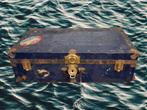 Antieke hutkoffer met labels Holland America Line😍, Antiquités & Art, Curiosités & Brocante, Enlèvement ou Envoi