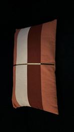 Coussin de salon, Zo goed als nieuw