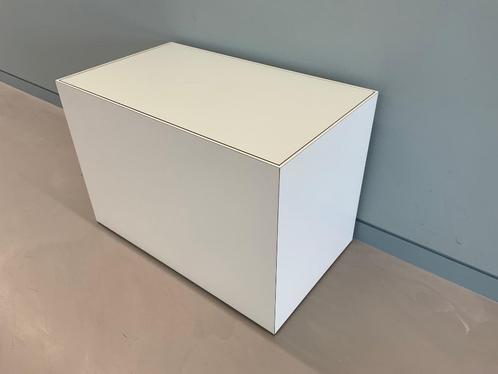 Presentatieblokken op wielen showroom- winkelinrichting, Zakelijke goederen, Kantoor en Winkelinrichting | Kantoormeubilair en Inrichting
