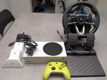 XBOX series S + 1 controller + oplader + Hori stuur. beschikbaar voor biedingen