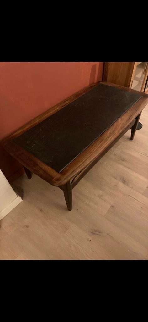 Antieke salontafel met leisteen, Huis en Inrichting, Tafels | Salontafels, Gebruikt, Minder dan 50 cm, 50 tot 100 cm, 100 tot 150 cm