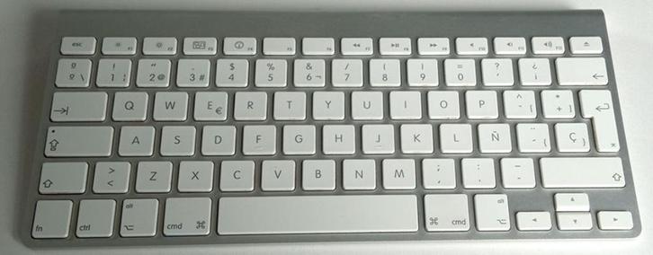 Clavier Apple Qwerty Alu A1314 Fr, Computers en Software, Toetsenborden, Gebruikt, Qwerty, Draadloos, Ophalen of Verzenden
