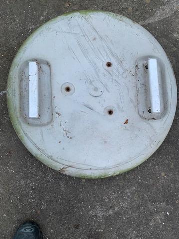 Beton poot parasol  beschikbaar voor biedingen