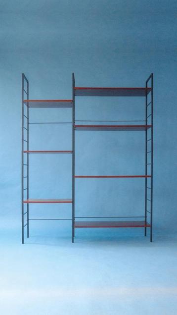 Freestanding modulair wall unit beschikbaar voor biedingen